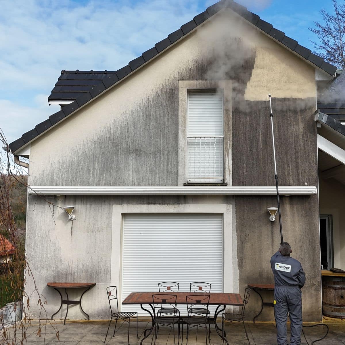 Façade sale avant nettoyage vapeur basse pression par Vapuris à Nancy
